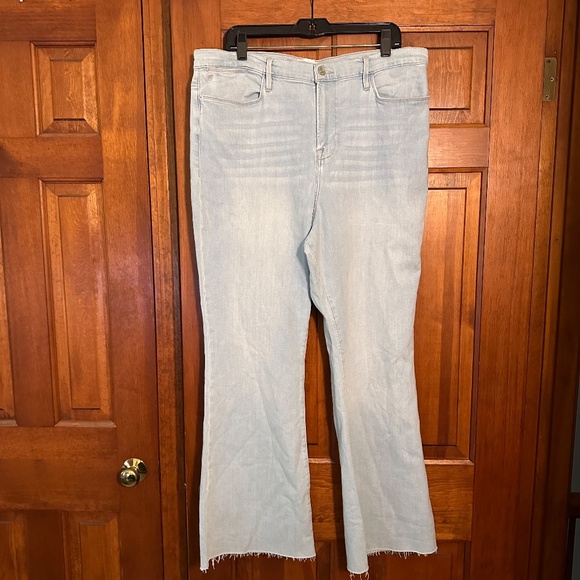 NEW Frame Le Easy Flare Jean in Clarity size 34 - Picture 7 of 14